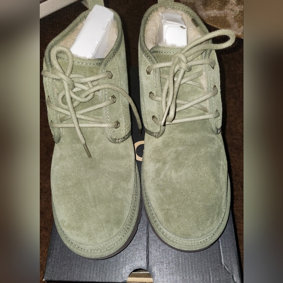 UGG Men Neumel Suede Boots NIB - Picture 3 of 9